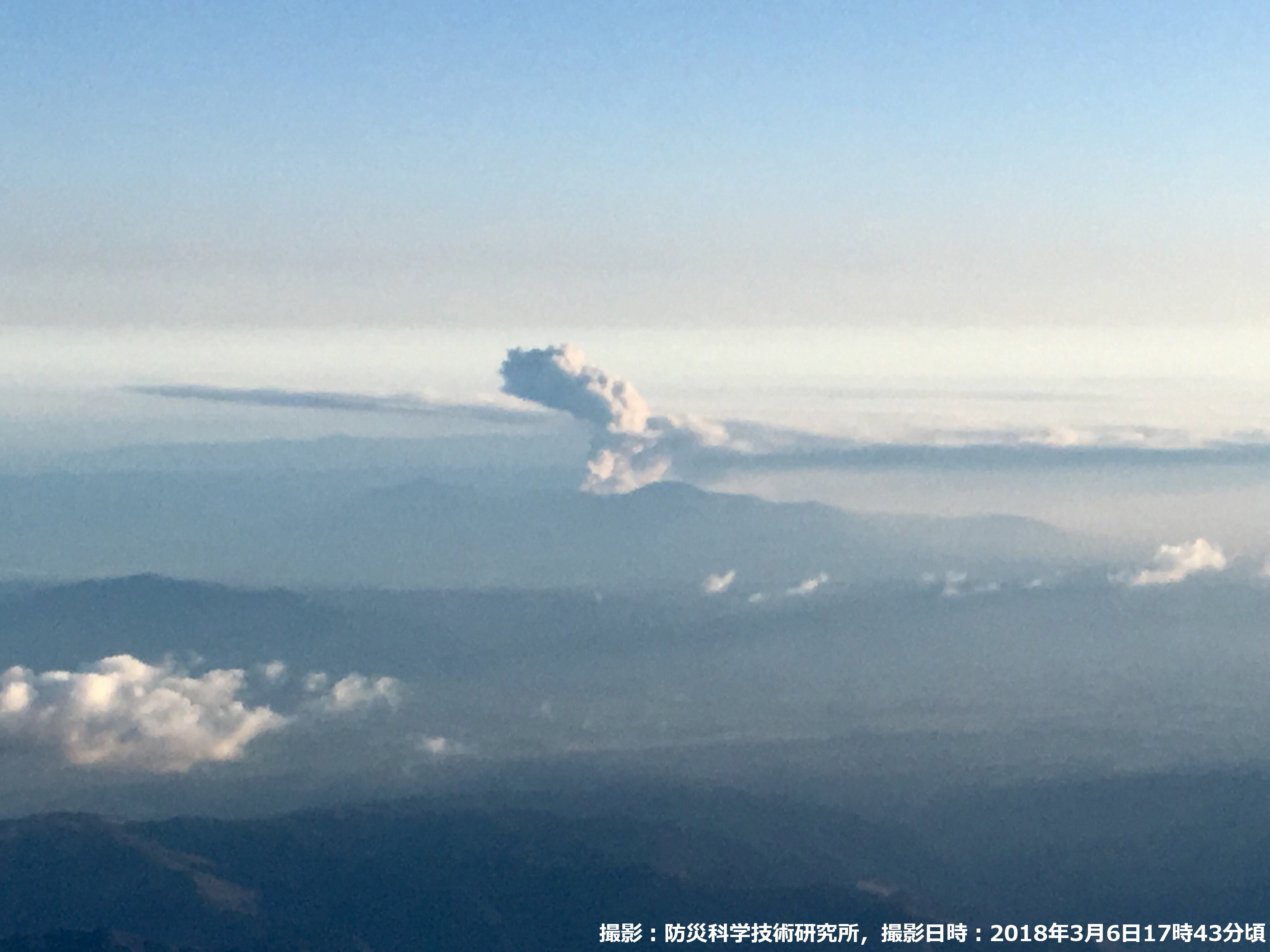 新燃岳の噴火活動に関する情報 17 18